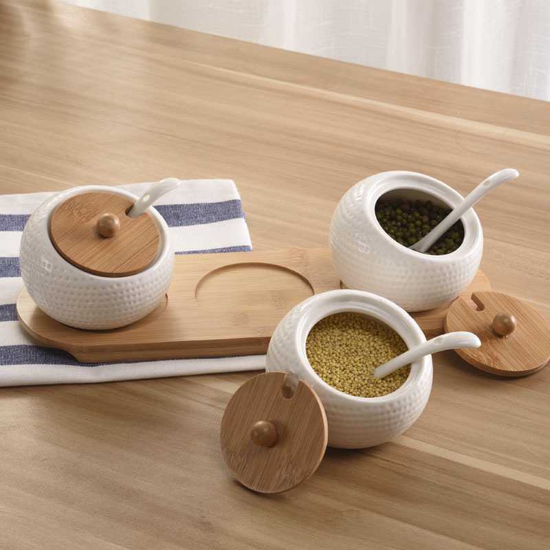 Pots à épices en céramique blanc avec couvercle en bois