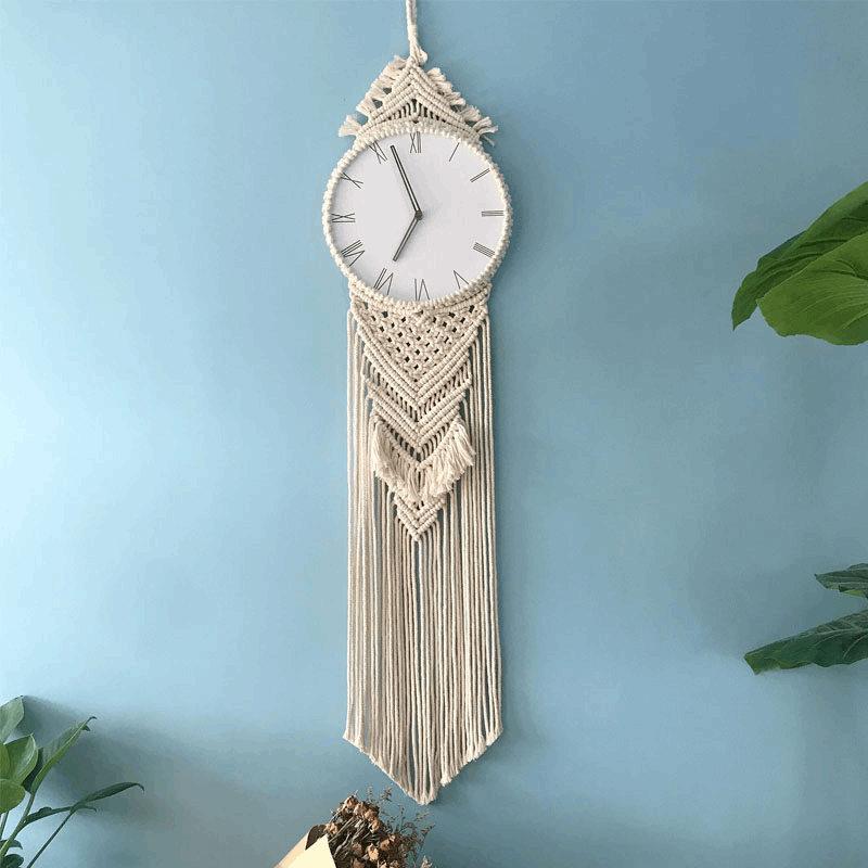 Horloge bohème beige à cordes chiffres romains