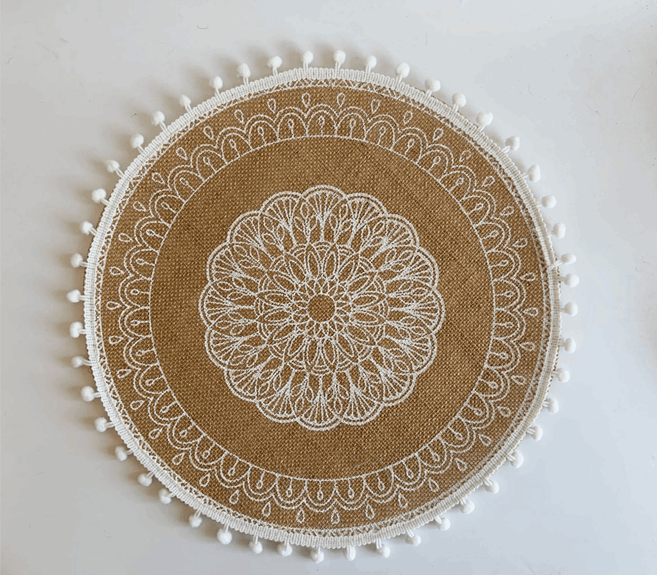 Set de table rosaces et pompons blancs style bohème