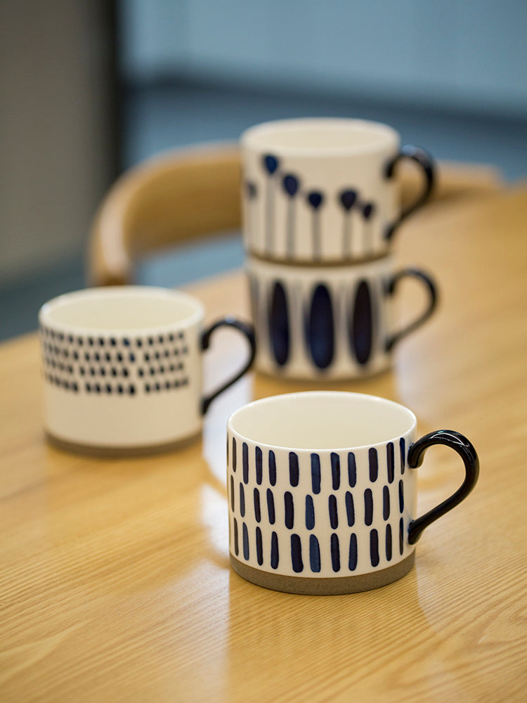 Tasse motifs rayures bleues en céramique Accessoires de cuisine 