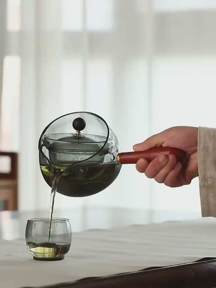 Service thé avec casserole théière pratique